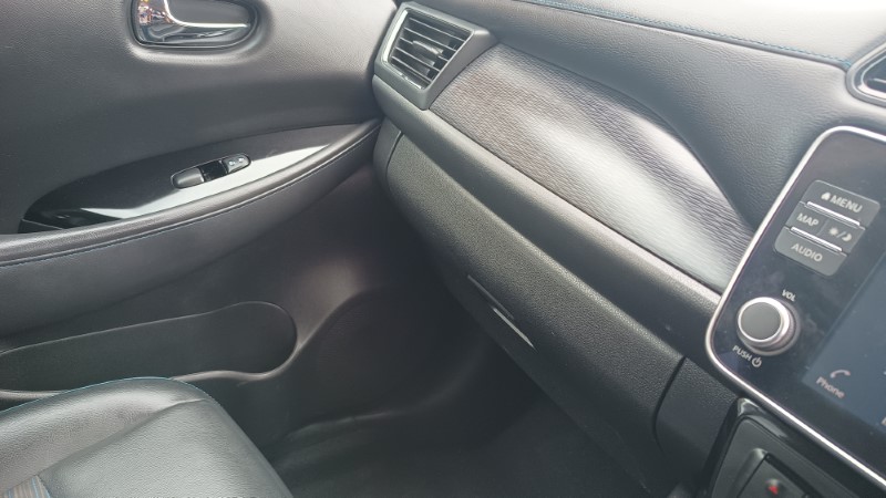 Nissan Leaf White For Sale (11)